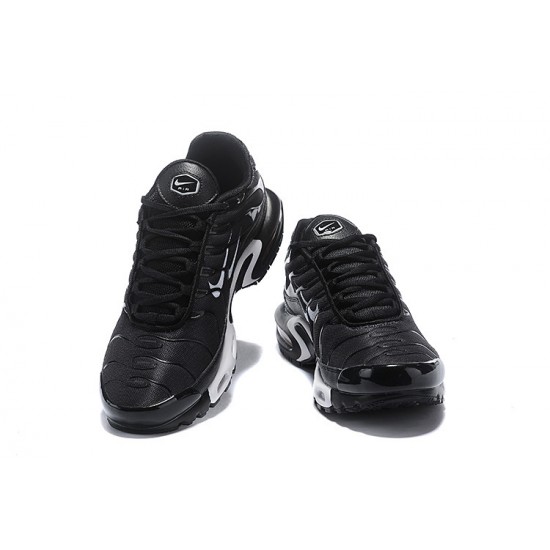 Men Nike Air Max Plus Tn Black and White Shoes